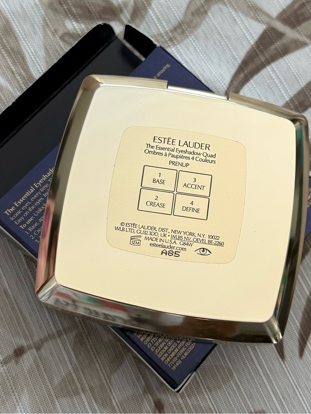 Estee Lauder Navy & Gold Eyeshadow Quad Packaging - Picture 3 of 3
